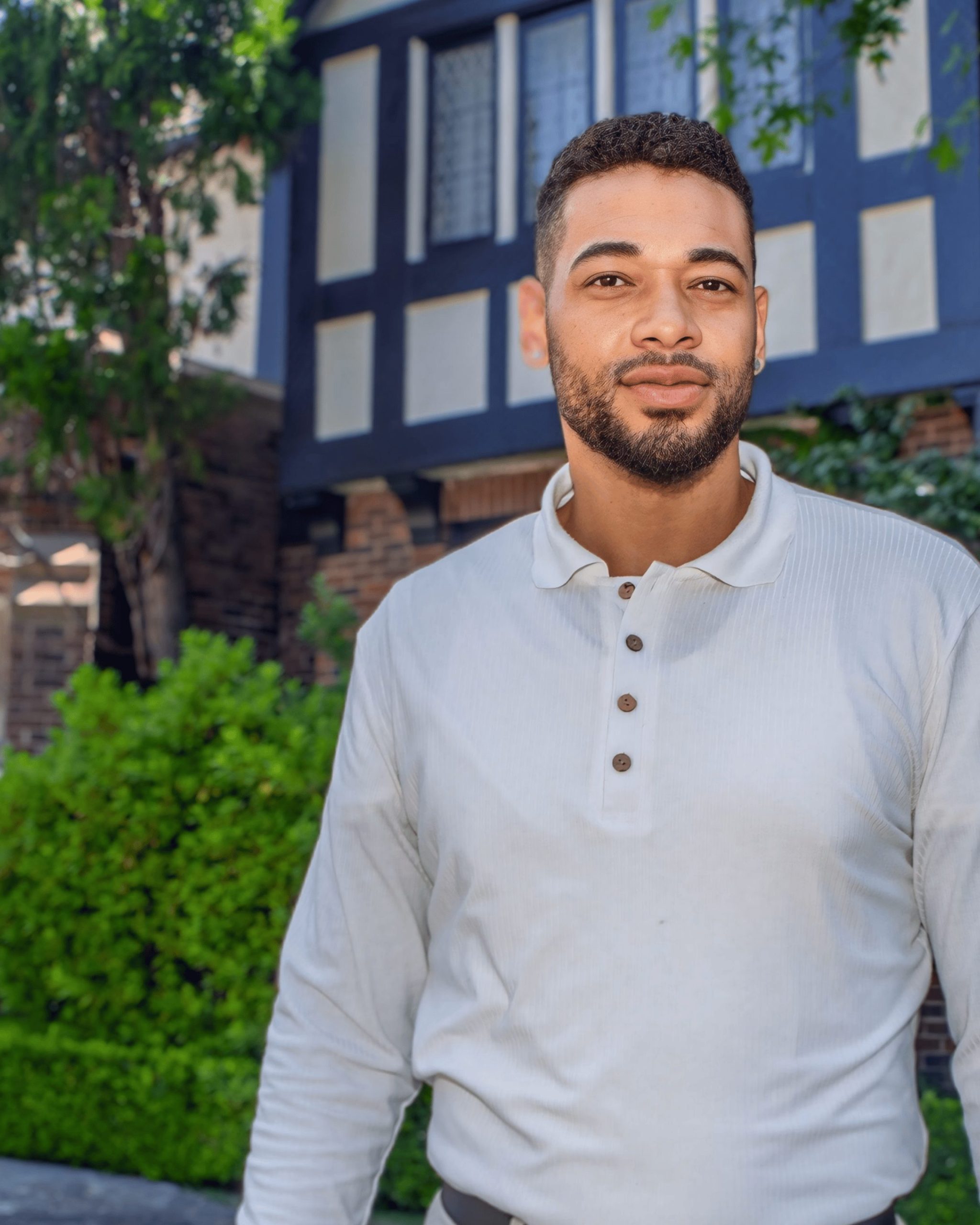 ari.ariza.whiteshirt.retouched